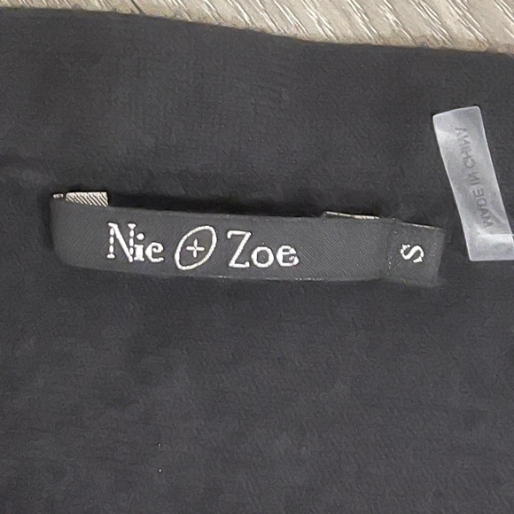 🔵5 For $15🔵 NIC+ZOE Black Fit & Flare Skirt - Picture 2 of 4